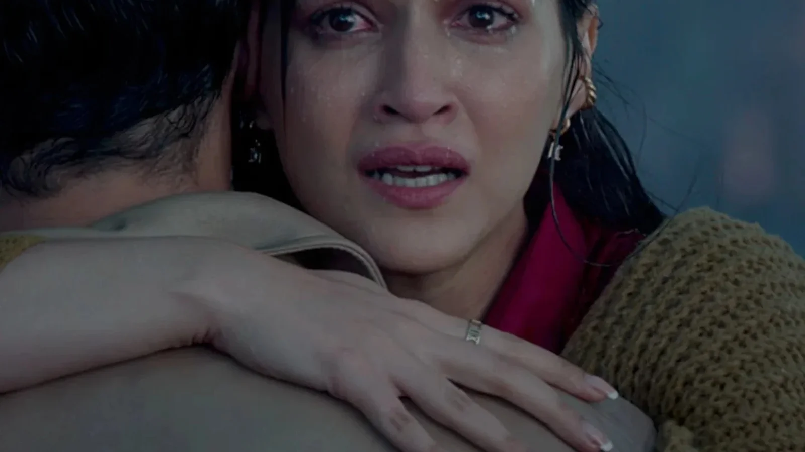 Tere Ishk Mein Movie Review: Dhanush and Kriti blaze, but it falls short of Raanjhanaa's power