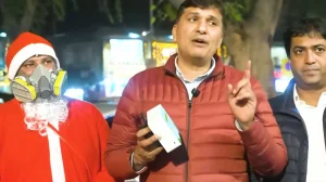 AAP leaders booked over Santa faint skit amid Delhi pollution