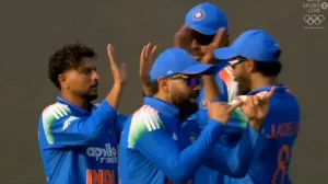 Kohli's Snake Charmer Dance Goes Viral in 1st ODI