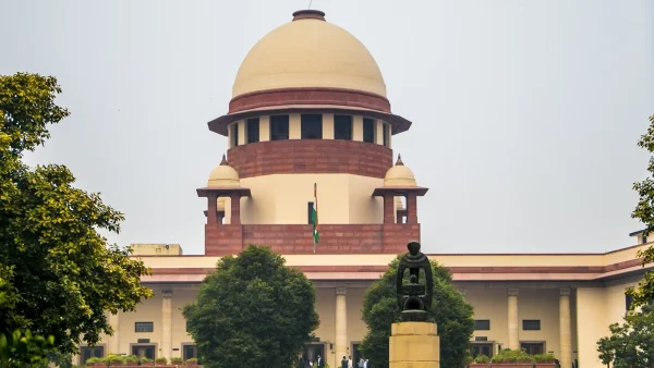 Supreme Court Criticizes Bengal for Delays in Kolkata Metro Project, Urges Non-Politicization