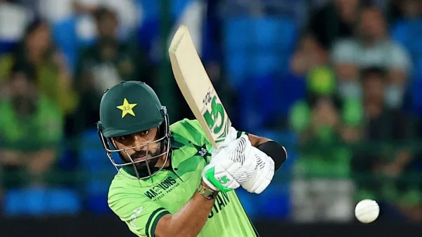 Babar Azam Shaken by Ubaid Shah’s Fierce Bouncer in Tense PSL 2026 Clash