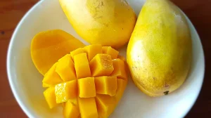 Boss sends mangoes after employee's casual mention