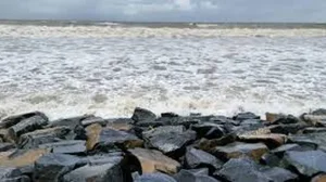 ECI Clears Tourists from Coastal Resorts