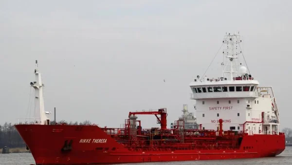 India’s LPG Tanker Green Sanvi Crosses Hormuz Amid US-Iran Tensions; 17 Ships Stranded