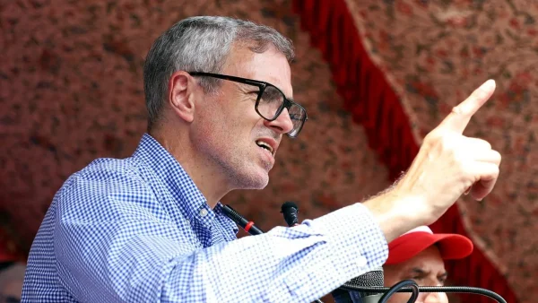 Omar Abdullah declines to cut tricolour ribbon