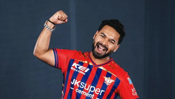 Rishabh Pant retires hurt after elbow injury from Hazlewood&rsquo;s short ball, LSG faces IPL 2026 challenge