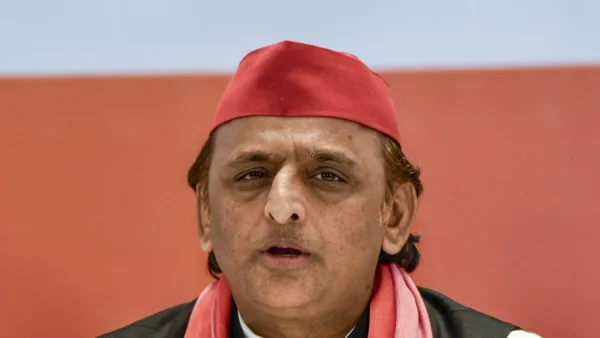Akhilesh Yadav Claims Central Forces Creating Parallel Structure in West Bengal