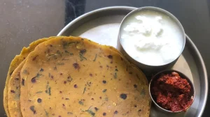 Travel Friendly Methi Thepla With Curd