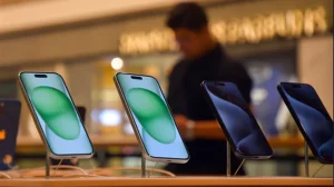 iPhone Ultra's Launch May Slip to 2027