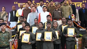 10 Maoists surrender in M.P.'s Balaghat; CM urges more to quit arms