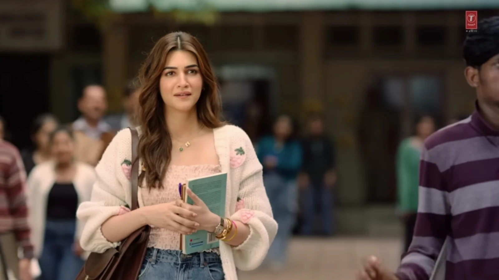 Tere Ishk Mein' Movie Review: Dhanush burns, writing frays