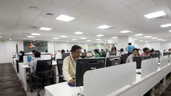 India&rsquo;s Services Surge on Domestic Demand as PMI Hits Six-Month High
