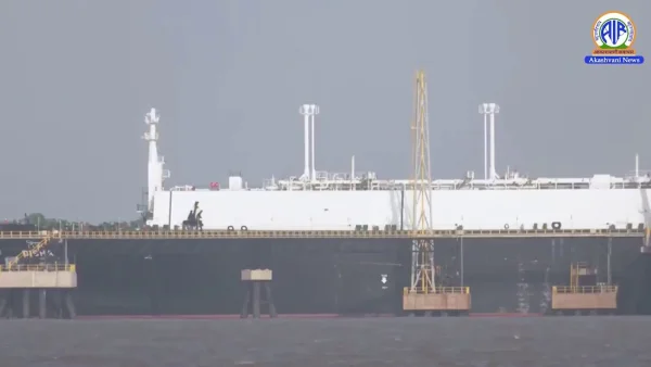 Indian Tankers Safely Navigate Strait of Hormuz Amid Gulf Tensions, Ensuring Crew Safety
