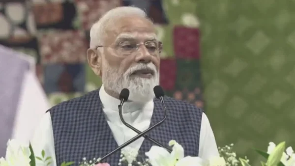 PM Modi Defends Atmanirbhar Bharat, Criticizes Opponents Amid Global Unrest