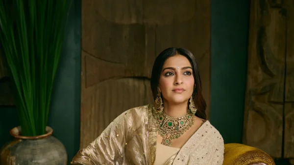 Sonam Kapoor’s Ivory Anarkali: A Blend of Regal Elegance and Modern Style for 2025