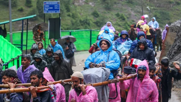 Amarnath Yatra sees surge with 56,000 pilgrims; UP devotee dies from snakebite
