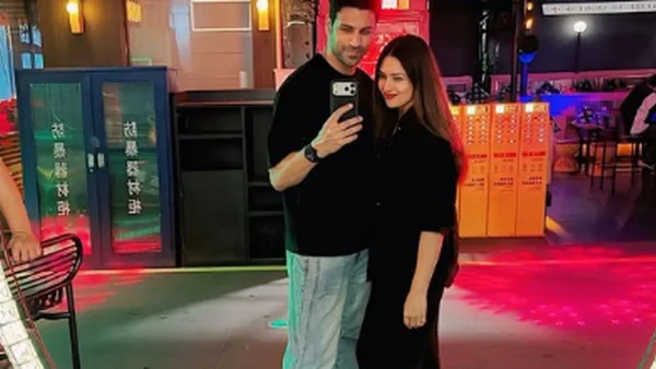Divyanka Tripathi, Vivek Dahiya Celebrate 10 Years of Marriage with Twins