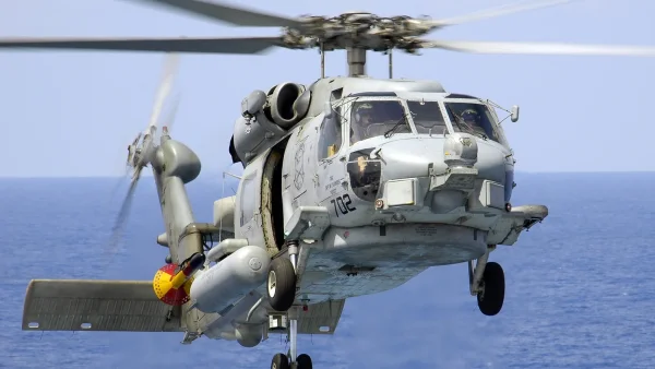 US Navy Searches Arabian Sea After MH-60S Sea Hawk Emergency Water Landing, One Airman Missing