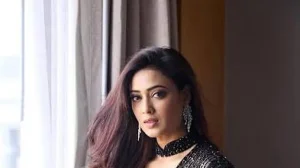 Shweta Tiwari Seeks FDA Help After Cockroach Incident